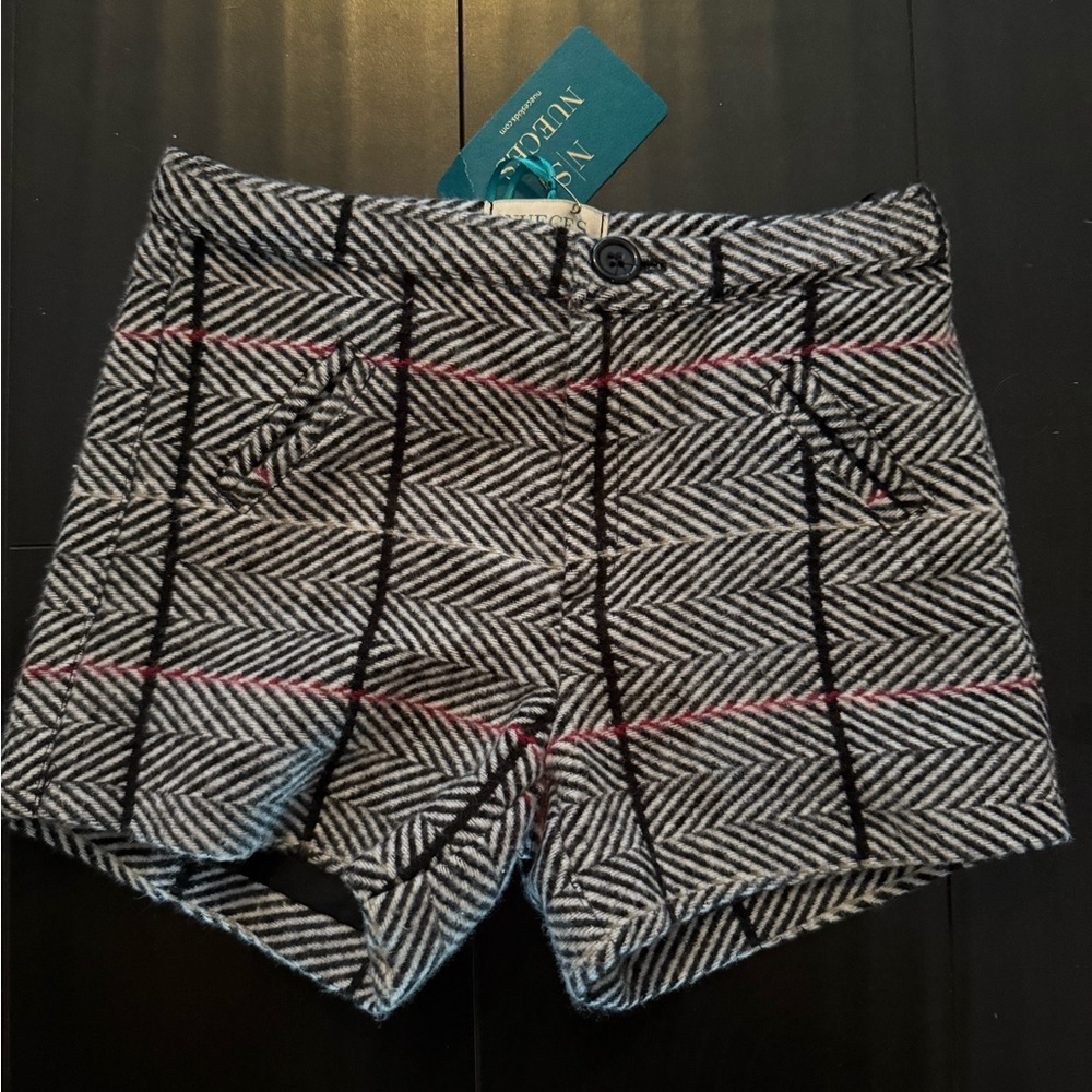 NWT nueces kids Black White Herringbone Shorts European children’s wear size 6